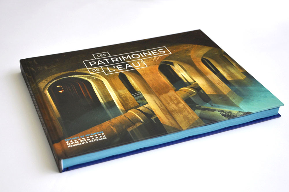 couverture livre patrimoine eau de paris - design romain hisquin